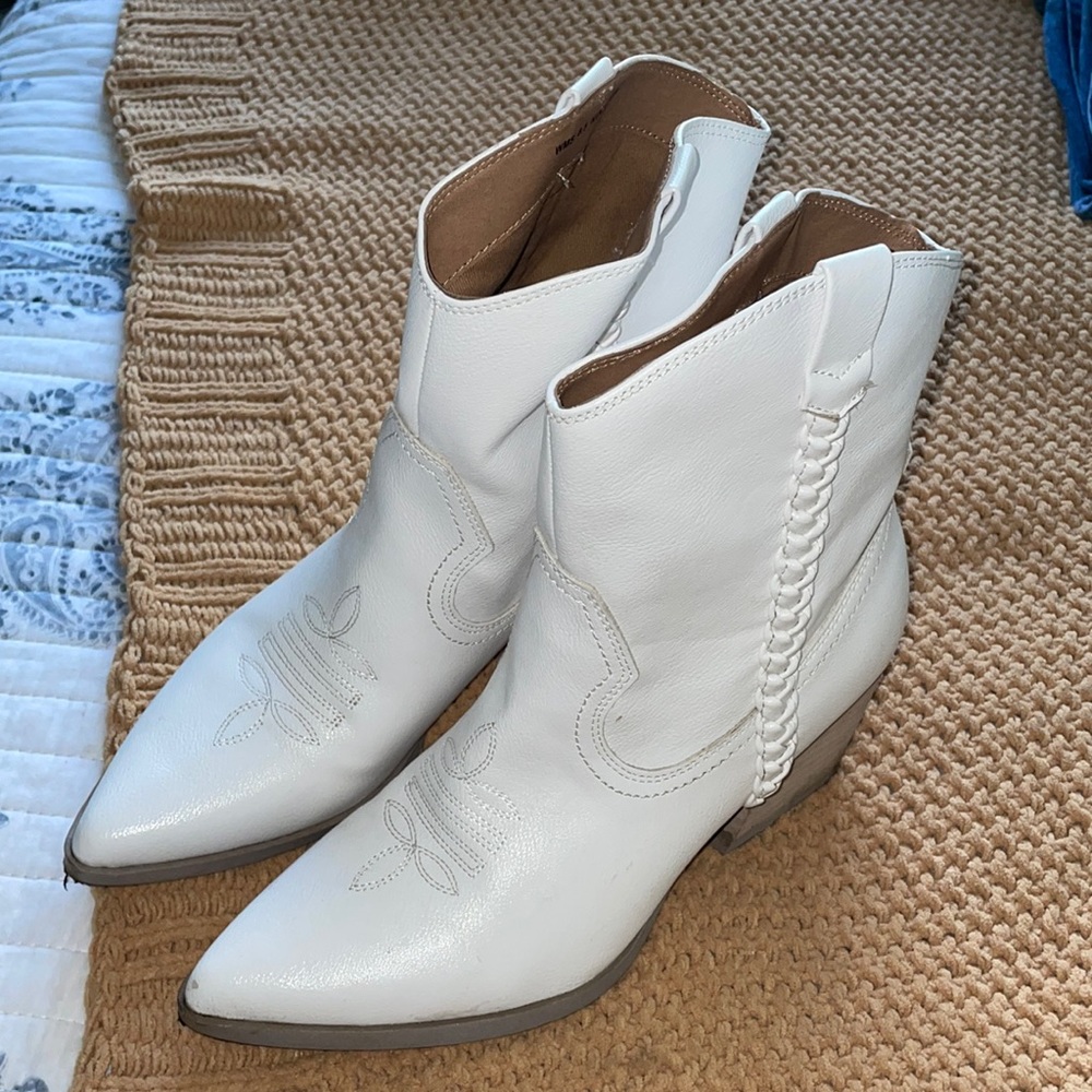 Cowgirl Boots Size 8.5